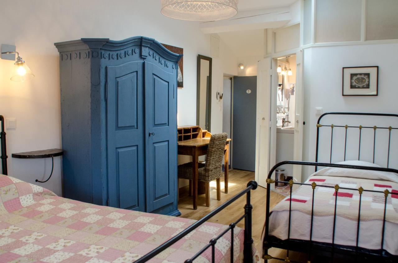 Hotel Les Remparts Venasque Esterno foto