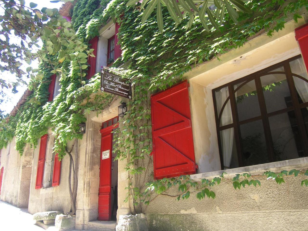 Hotel Les Remparts Venasque Esterno foto